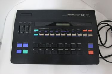 Yamaha RX11 Vintage Digital Drum Machine 