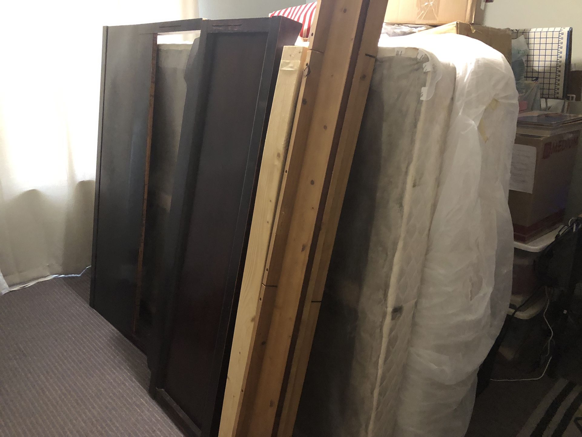 Original Mattress Factory Twin XL incl Head & Foot Boards & Bedding