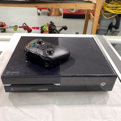 Microsoft 1540 500 Gb XBOX One System with 1 Controller & Cords TPW006429