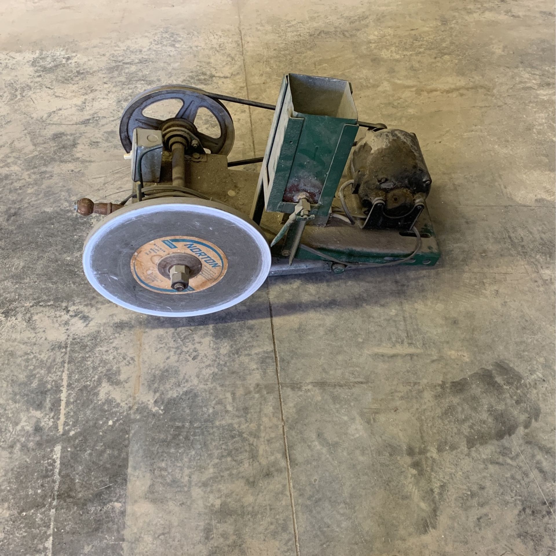 Finger Notch Grinding Machine