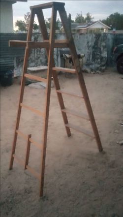 Ladder (6 feet tall ) wood