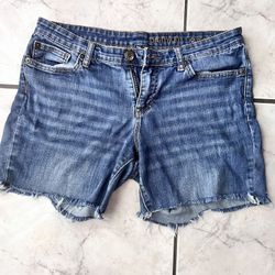 women shorts w/ stretch size levis size 31, Gap size 30.  mpu in Portland