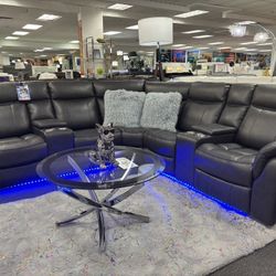 Gray L-Shaped Sectional Couch (NEW) For Sale 40%off 