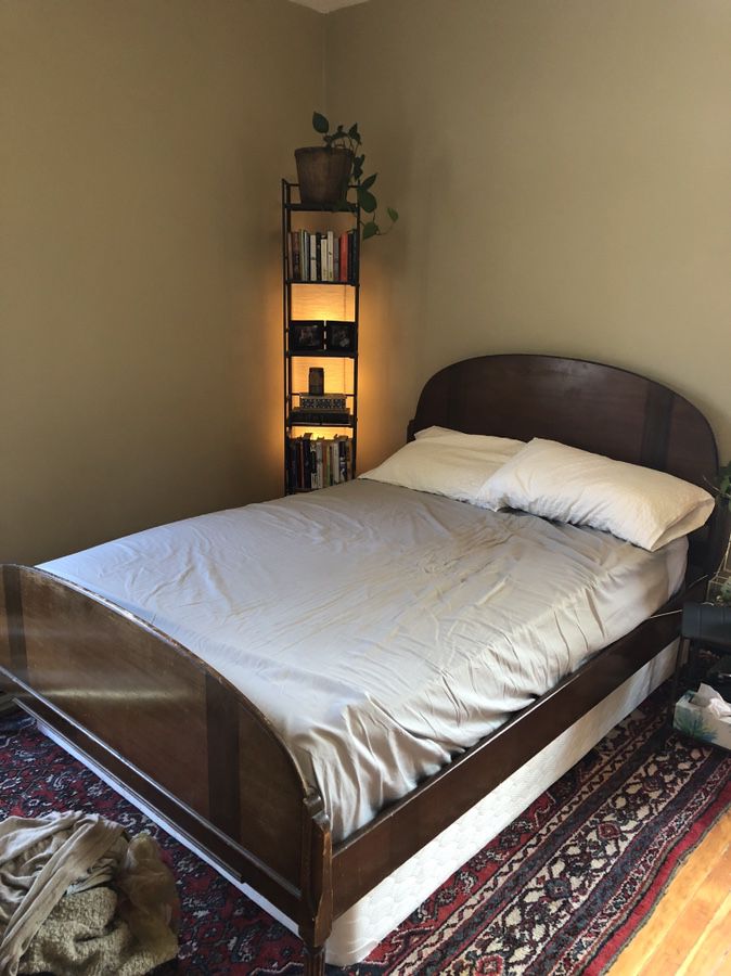 Antique full size wood bed