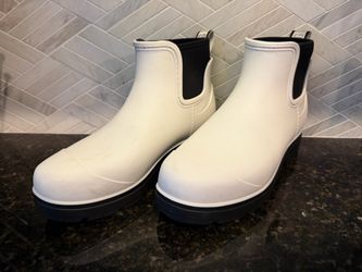 UGG Women's Droplet Rain Boots Size 10.5-11