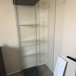 2 Glass shelves 