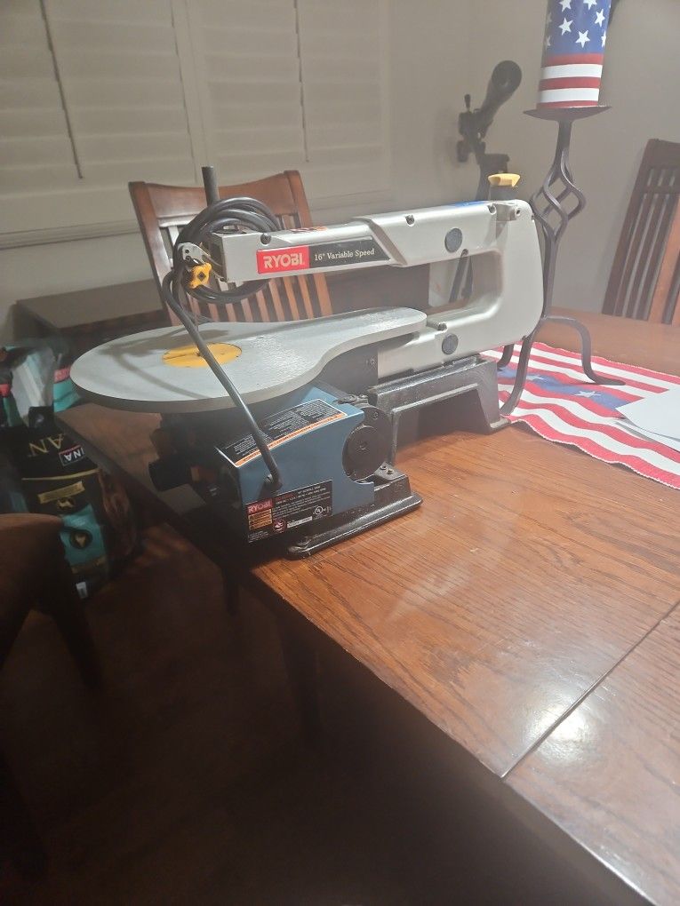 Ryobi 16" Variable Speed Scroll Saw