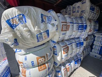 R-38 Kraft Faced Batt Insulation 12 in. x 24 in. x 48 in. (72 sq. ft.)(4 Per Master Pack)