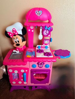 Minnie small kitchen