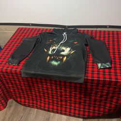 Wolf Graphic Design Hoodie 