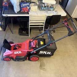 Skil Lawn Mower/40 Wat lithiom Battery/ Skil Weedeater