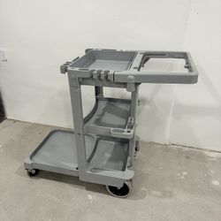 Rubbermaid Cleaning Cart