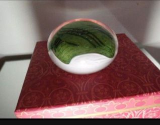 BLOWN ART GLASS PAPERWEIGHT 4"×2" - V81