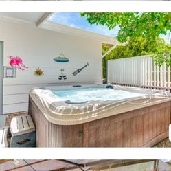 Hot Tub (5 People)