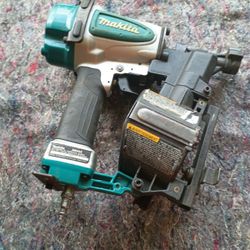 Makita Roofing Nailer 