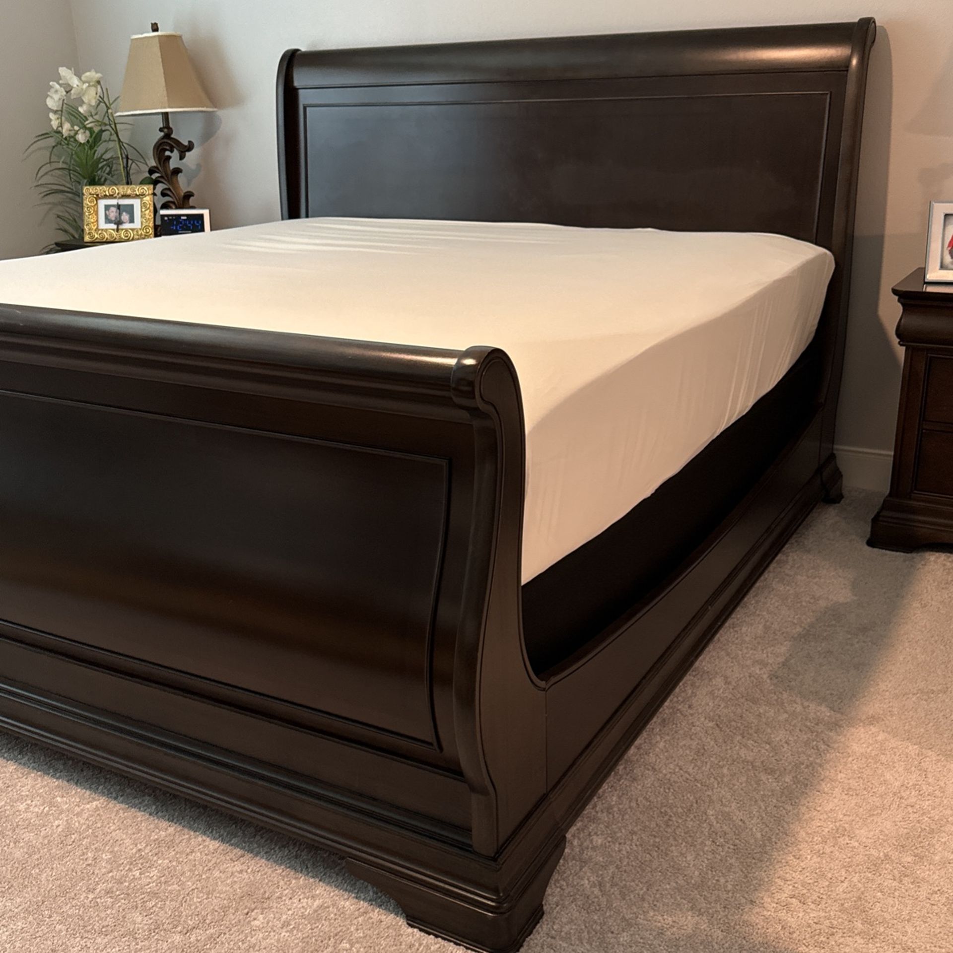 King Size Sleigh Bed