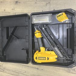 Dewalt 15GA D51275 Nailer With Hard Case