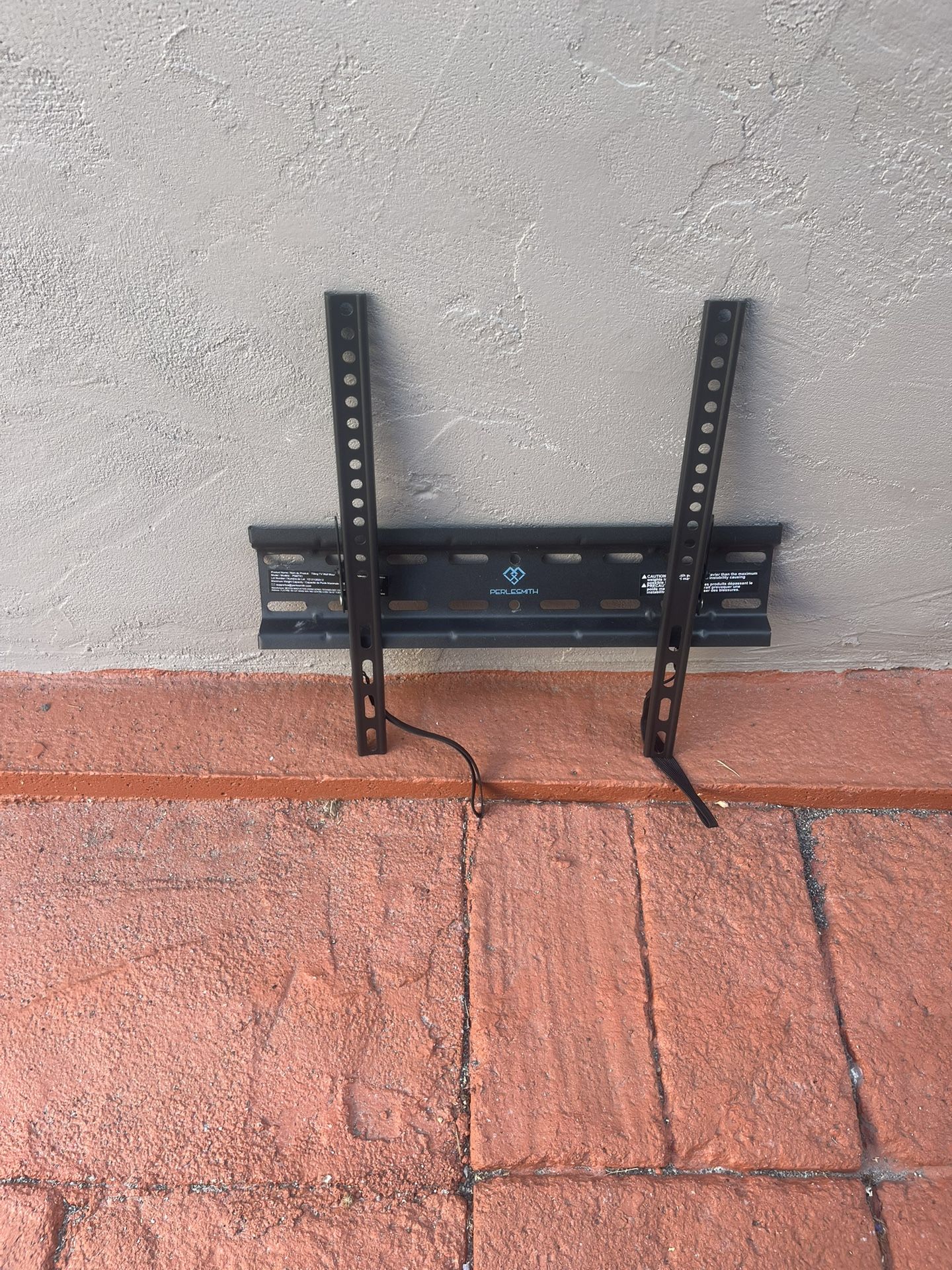 WALL MOUNT FOR TV