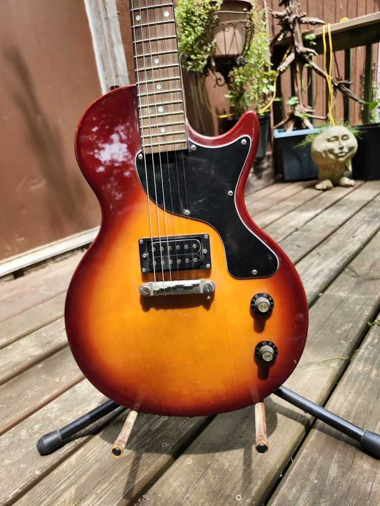 Les Paul Jr. Maestro by Gibson