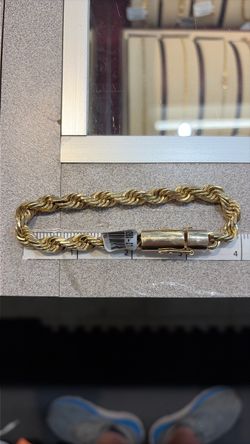 Gold Rope Chain Bracelet with Barrel Clasp