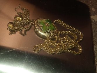 1940 Carved Jade And Gold Bolo Style Necklace 