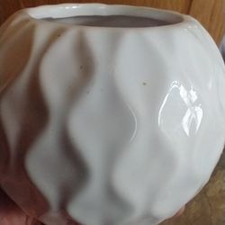 Sm Round White Vases