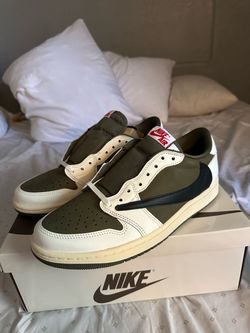 Travis Scott medium olive size 9