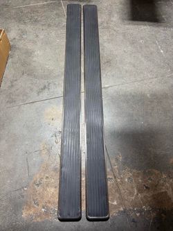 1999 to 2013 Chevy Silverado GMC Sierra Extended Cab Cabina Y media Running Boards Estribos Escalones Side steps
