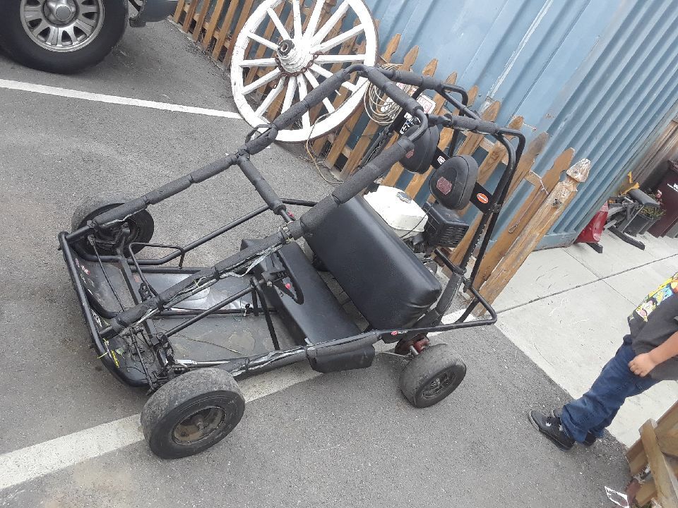 Manco critter 2 seater ,disc breaks,torque converter 13hp Honda motor