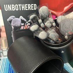 Makeup Brushes / Beauty Creations