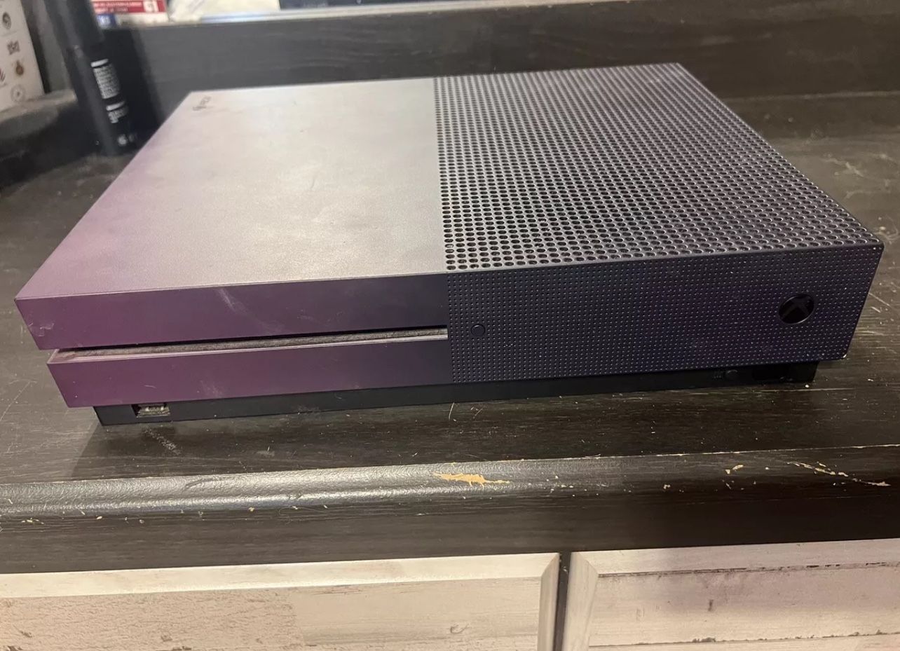 Xbox One S Fortnite Edition