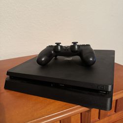 PlayStation 4( Great Condition)