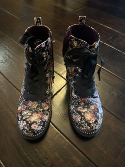 Girls Boots size 1