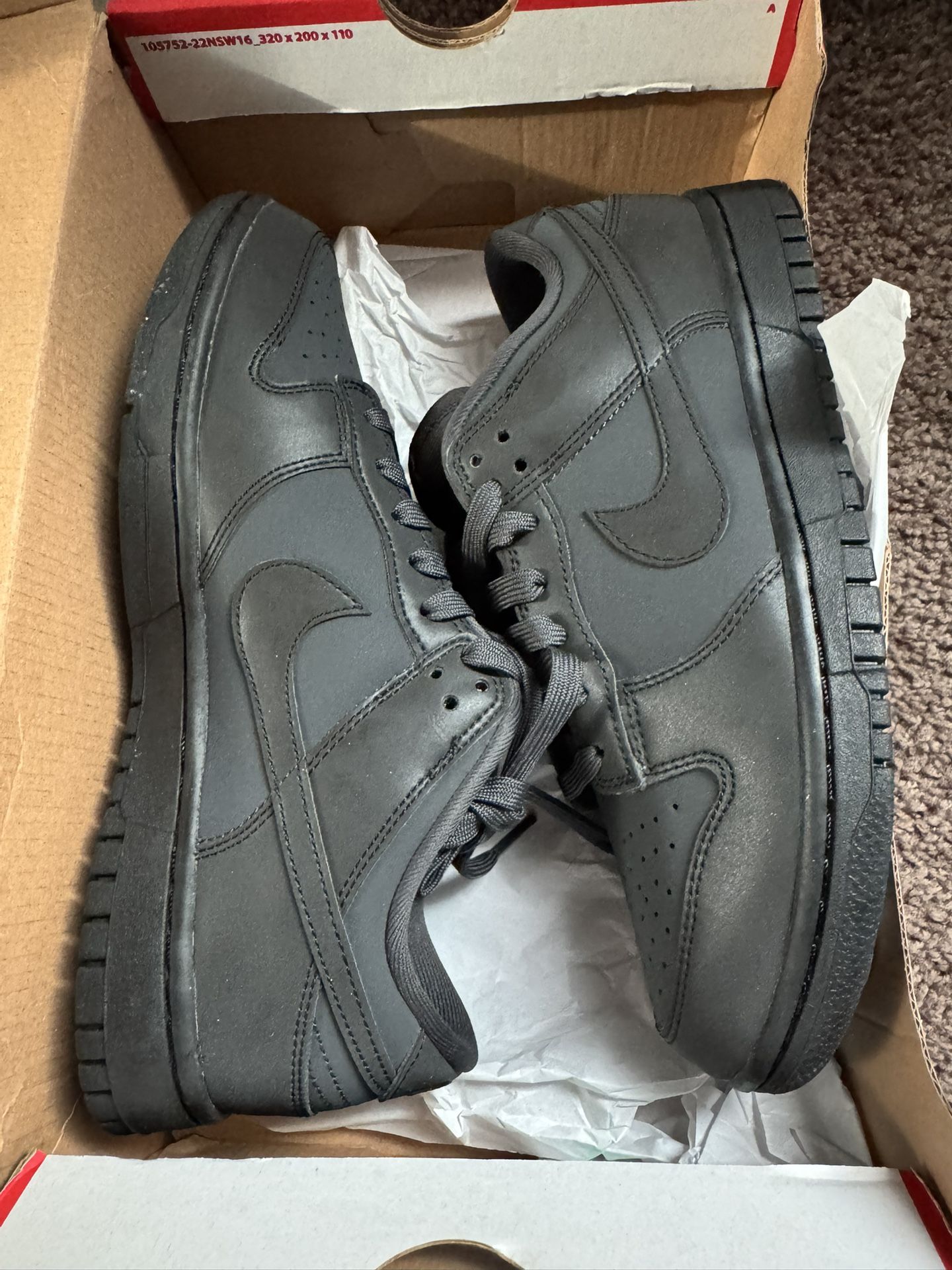 W Nike Dunk Low Size 8