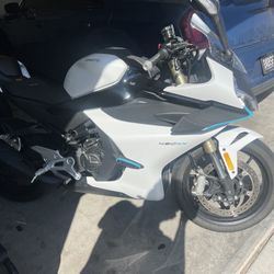 2024 Cfmoto 450ss 