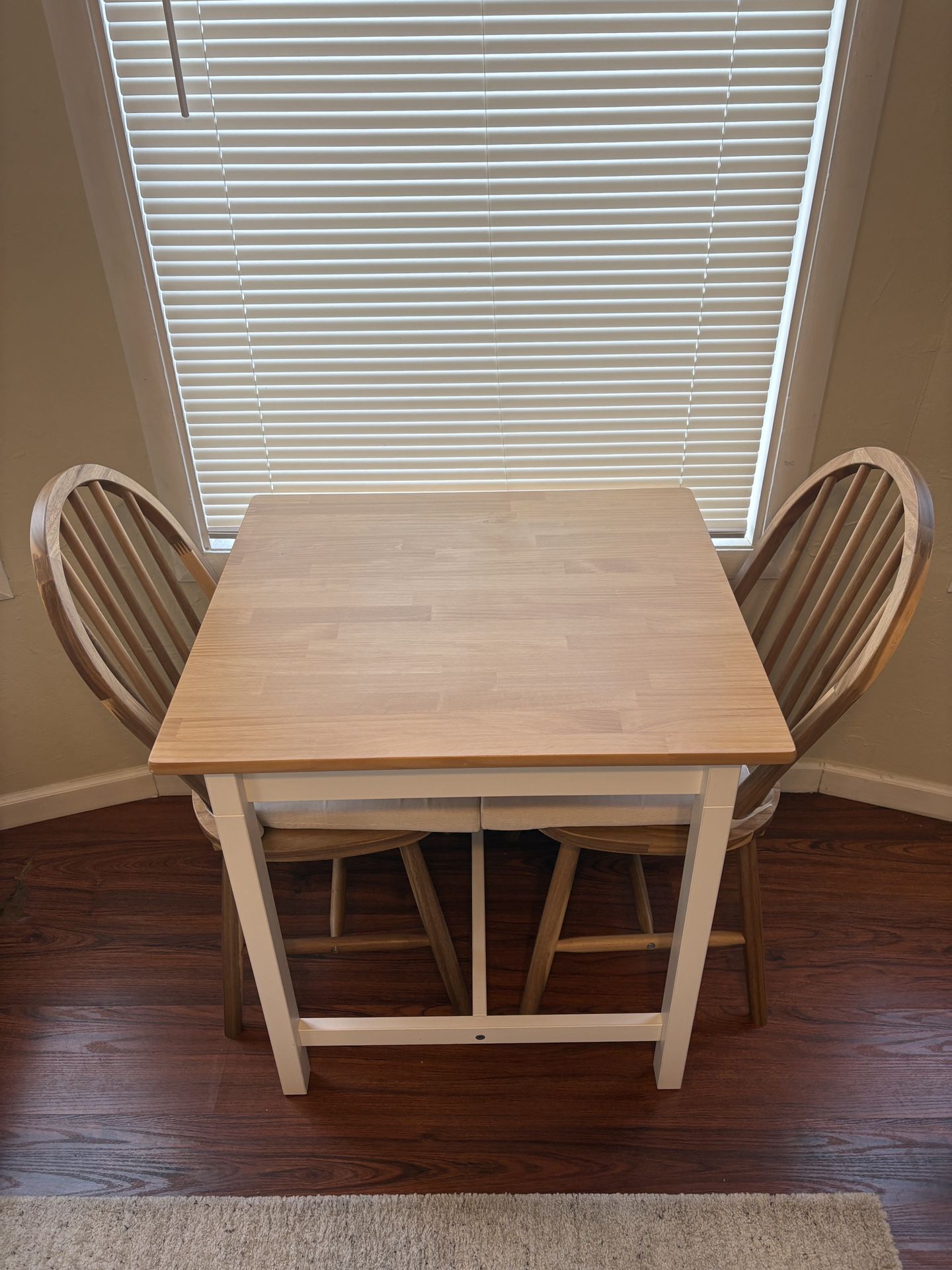 Extendable Dining Table