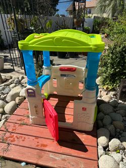 Kids play House