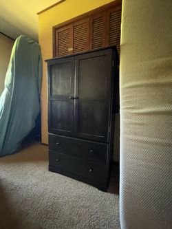 Black Wood Cabinet w/Drawers