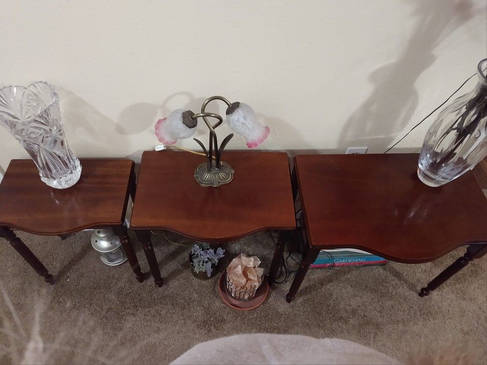 Vintage Nesting Tables & Free Vintage Floral Lamp