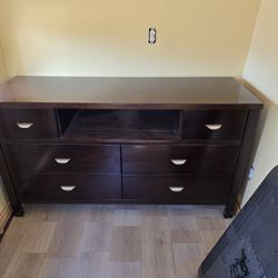 Entertainment credenza