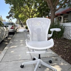 🌪️ Herman Miller Aeron Remastered 🌪️