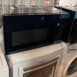 GE Microwave  Brand New Open Box