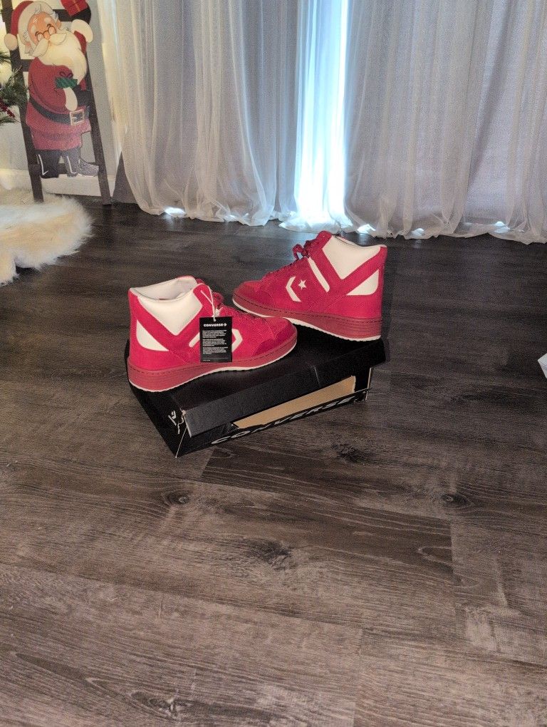 Converse/Weapon/ Red/ Size 12M- ($65)