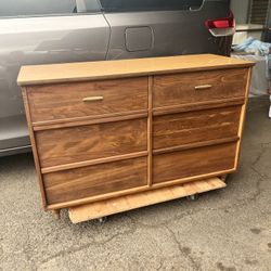 Cool Compact Mid-century 6 Drawer Dresser