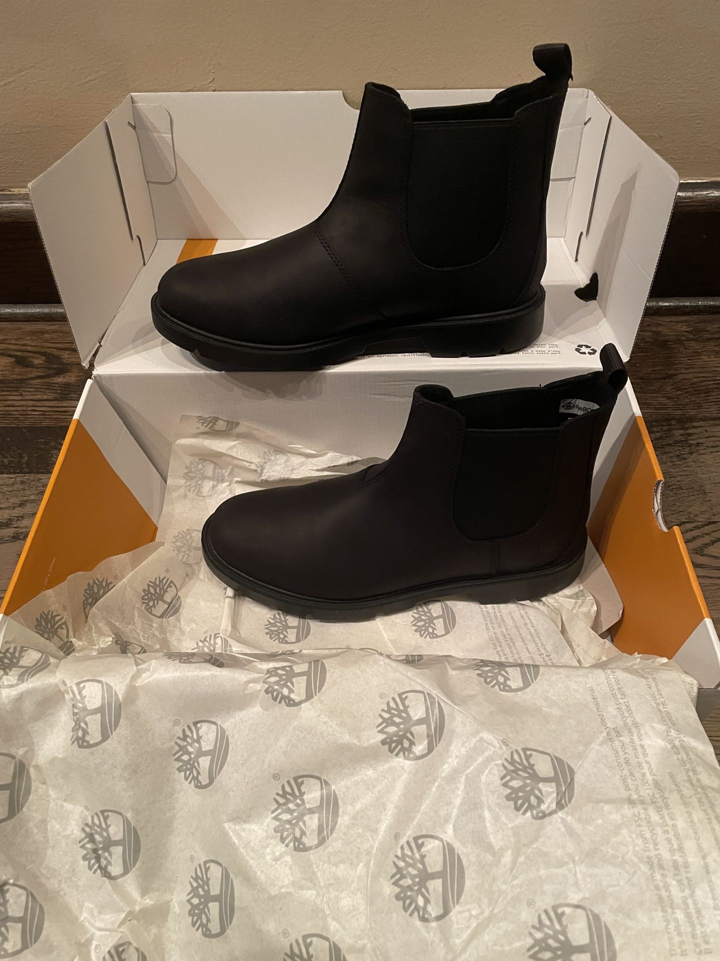 Brand New, Un-worn Timberland Chelsea boots