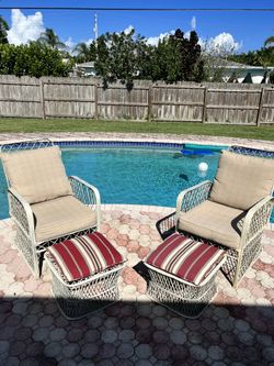 Russell Woodward patio set
