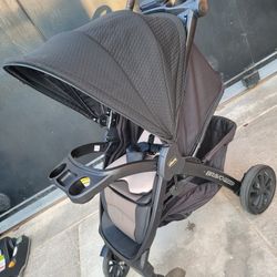 Chicco Bravo Primo Stroller in Black