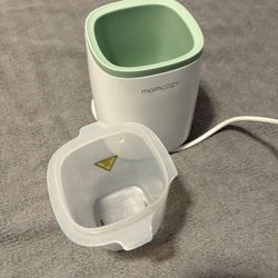 Momcozy bottle warmer