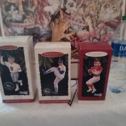 Halmark Keepsake Ornamens