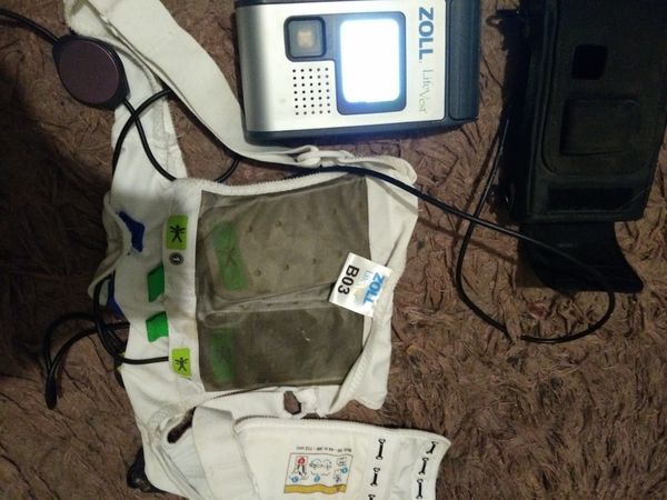 Zoll life vest. Wearable defibrillator for Sale in